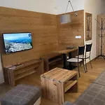 Jasna Franco Jacuzzi & Sauna 아파트 *