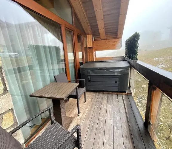 Jasna Franco Jacuzzi & Sauna * 데마노브스카돌리나